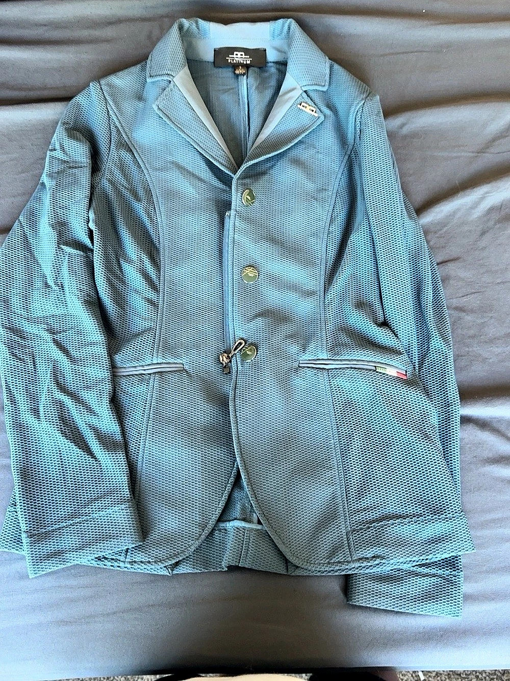 AA Platinum MotionLite Show Coat Light Blue S 6/8